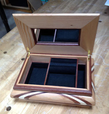 Jewelry box